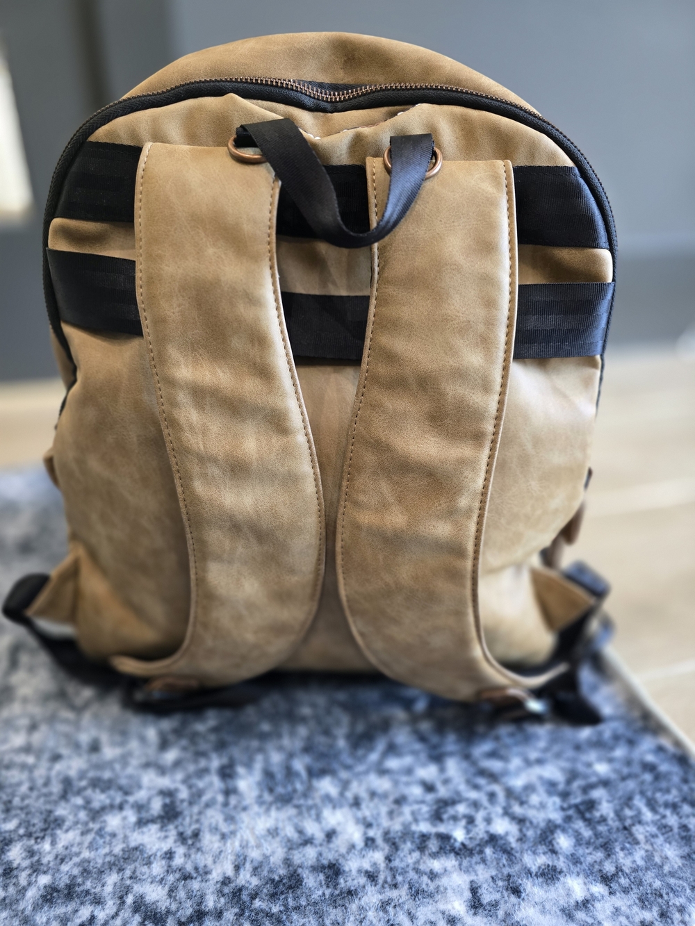 Petunia Pickle Bottom Tan Faux Leather Backpack Diaper Bag - Picture 3 of 10